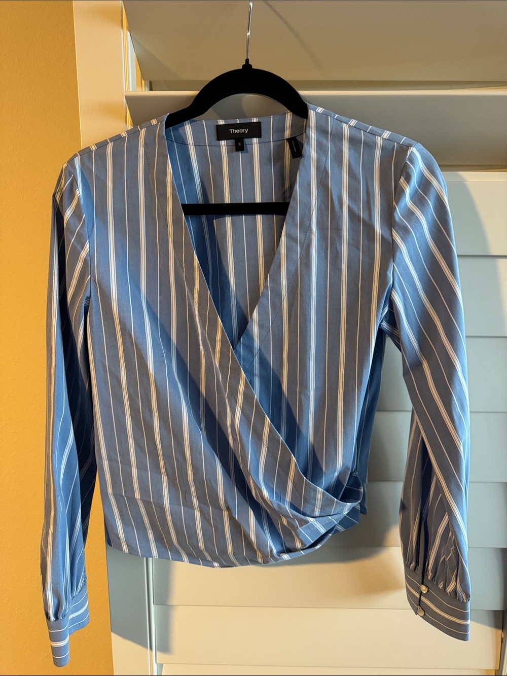 Theory Blue and White Striped Wrap Cropped Blouse! 💙🩵🤍